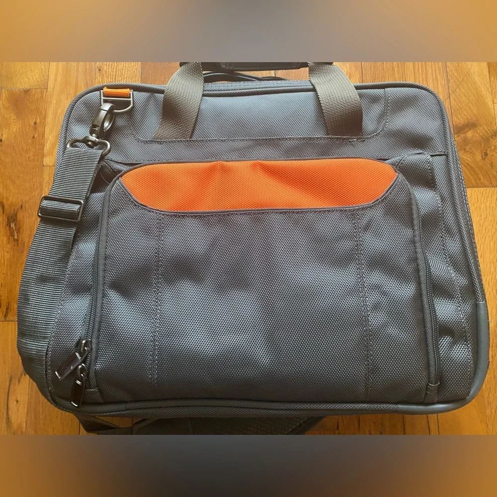 Targus - Laptop Bag/Briefcase (Grey, Orange).